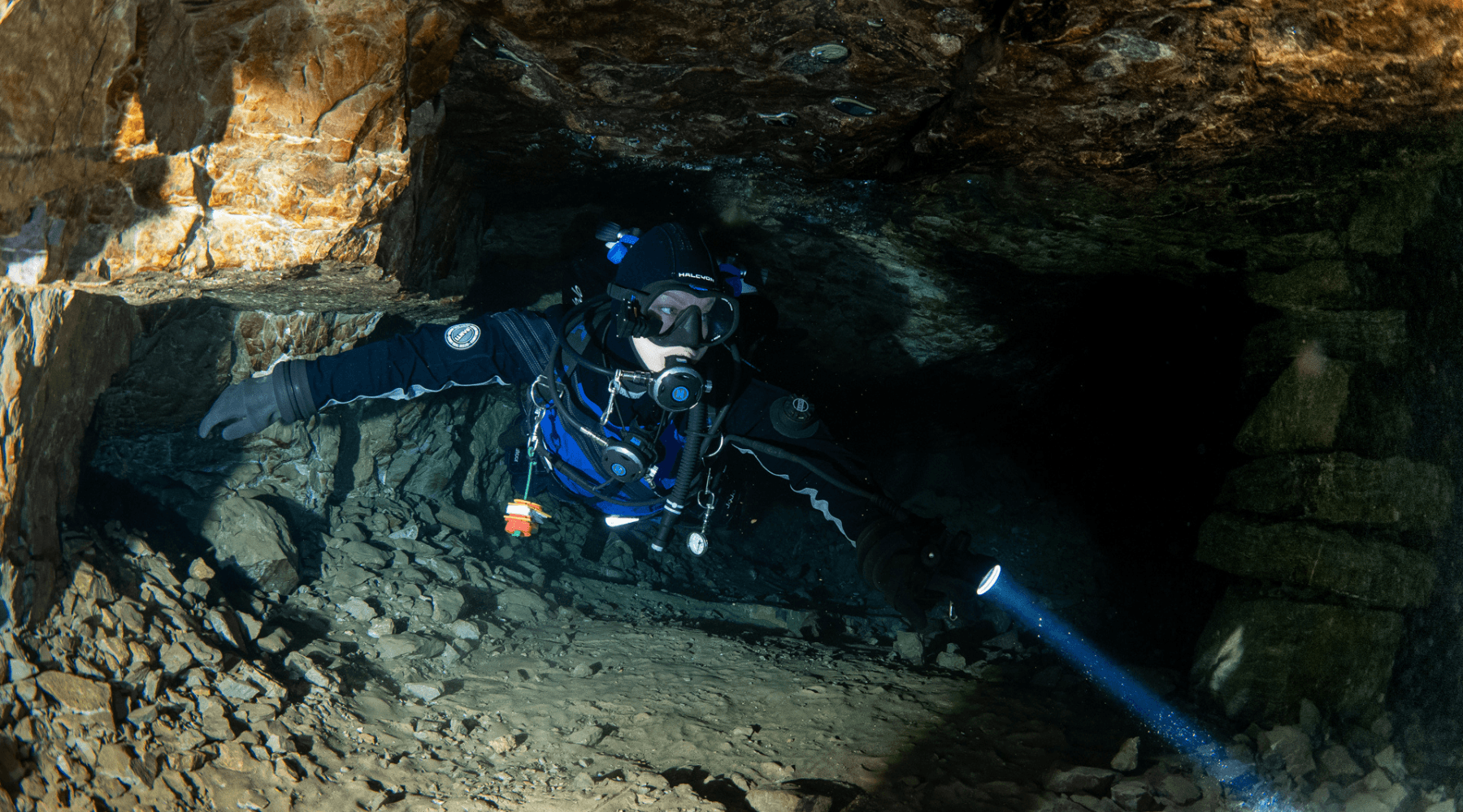 Diver with Symbios HUD underwater