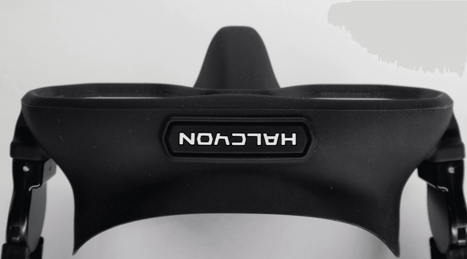 Halcyon Omnis mask closeup