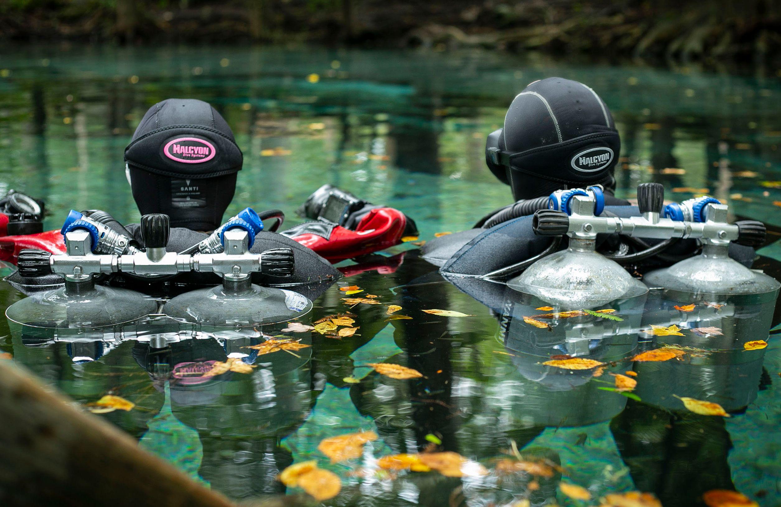 divers in ginnie springs