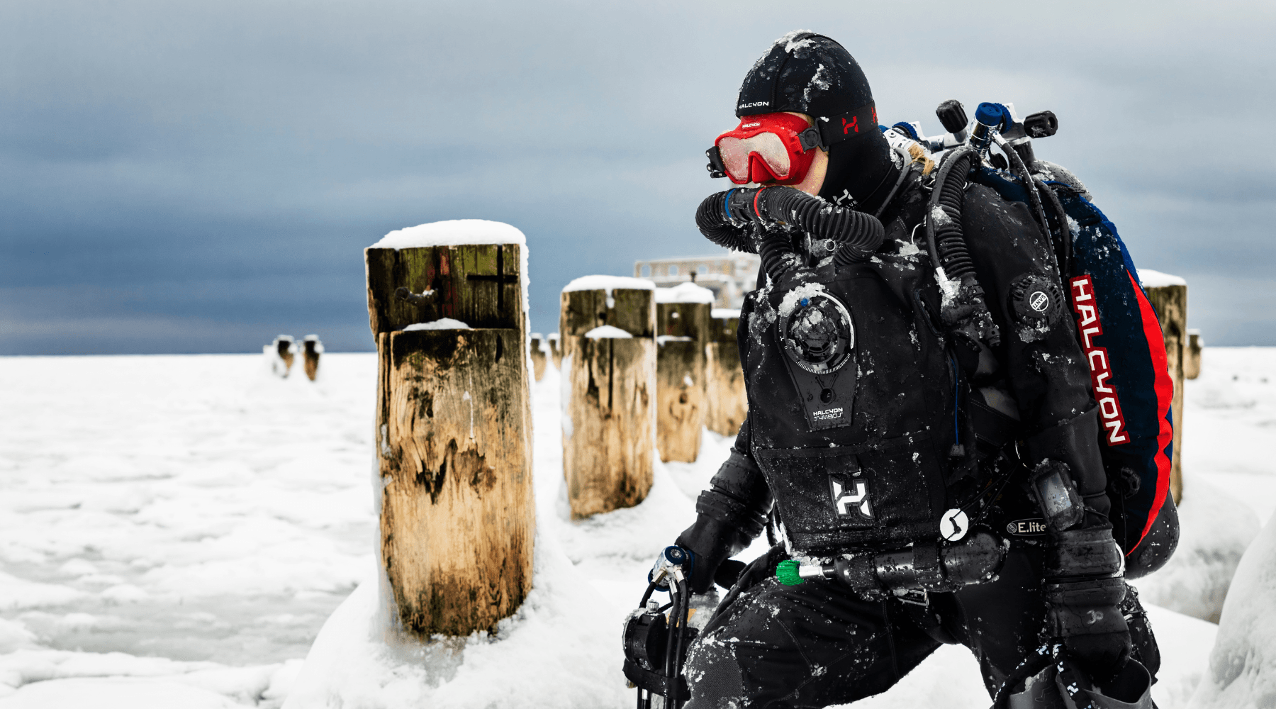 Diver with Omnis mask